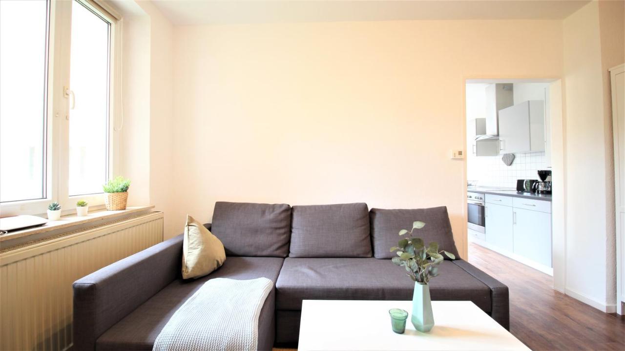 Zentral Wohnen - Inkl. Privatem Stellplatz Apartment Würzburg Exterior foto