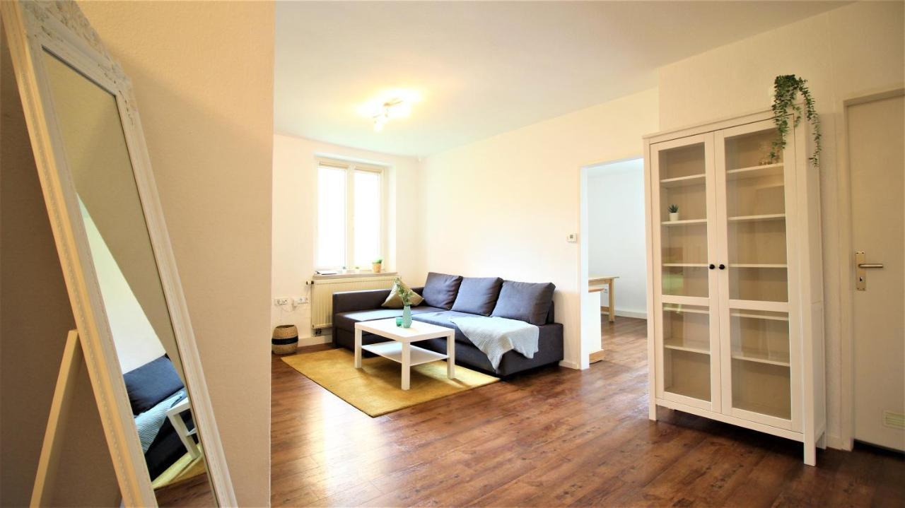 Zentral Wohnen - Inkl. Privatem Stellplatz Apartment Würzburg Exterior foto