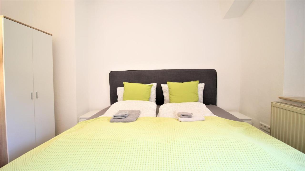 Zentral Wohnen - Inkl. Privatem Stellplatz Apartment Würzburg Exterior foto