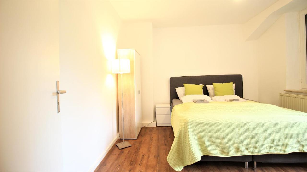 Zentral Wohnen - Inkl. Privatem Stellplatz Apartment Würzburg Exterior foto