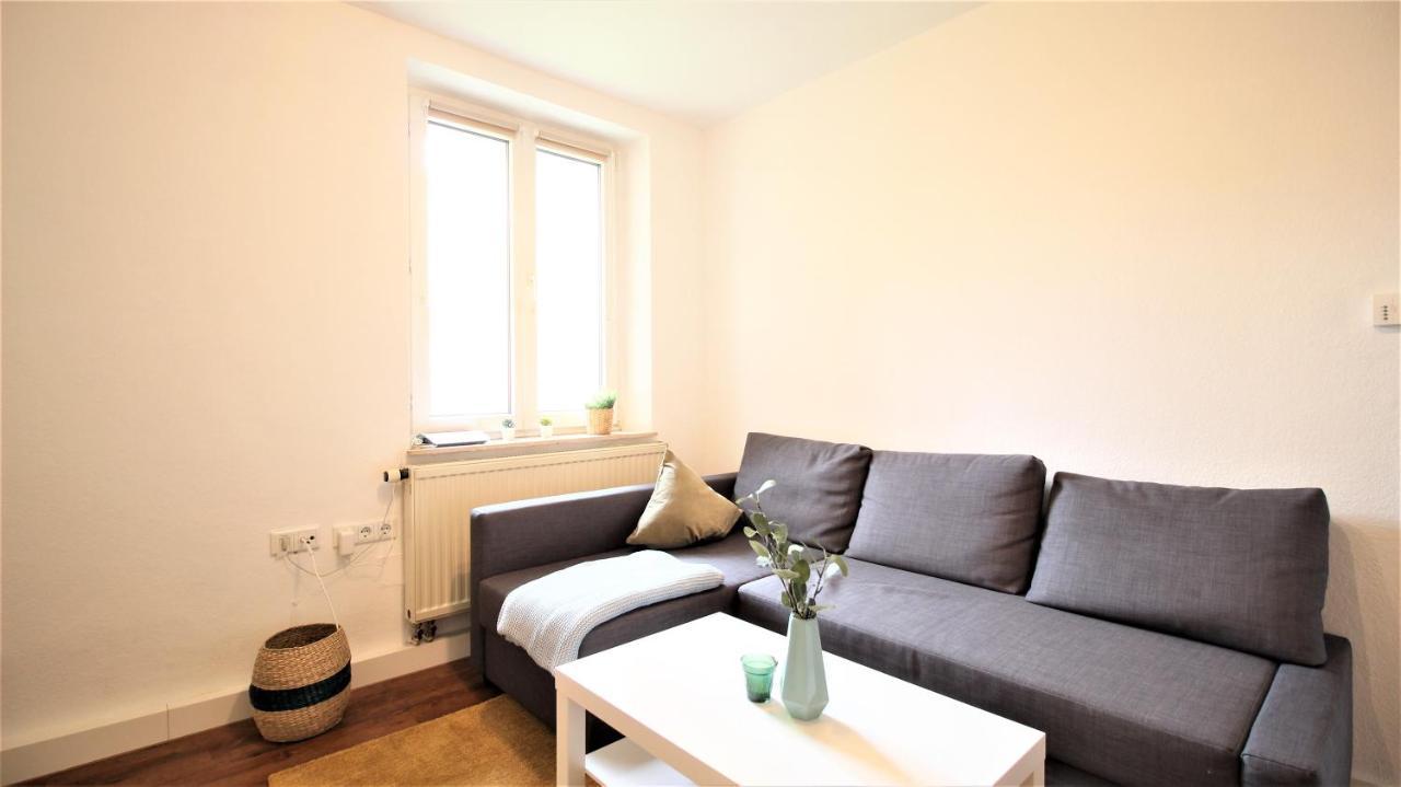 Zentral Wohnen - Inkl. Privatem Stellplatz Apartment Würzburg Exterior foto